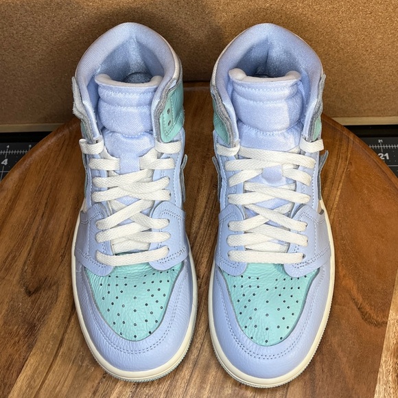 Jordan 1
High MM
NWOT - Picture 5 of 8